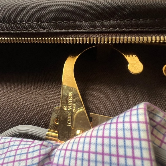 Lv garment carrier - Picture 3 of 3